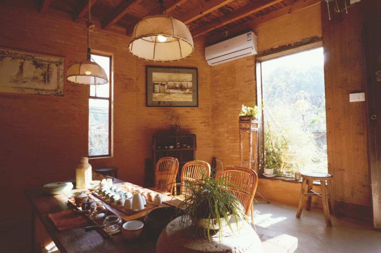 WuYuan QiYe YanXiang Guesthouse Bagian luar foto