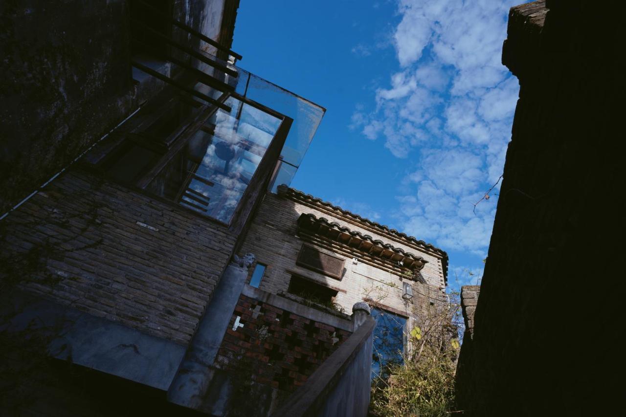 WuYuan QiYe YanXiang Guesthouse Bagian luar foto