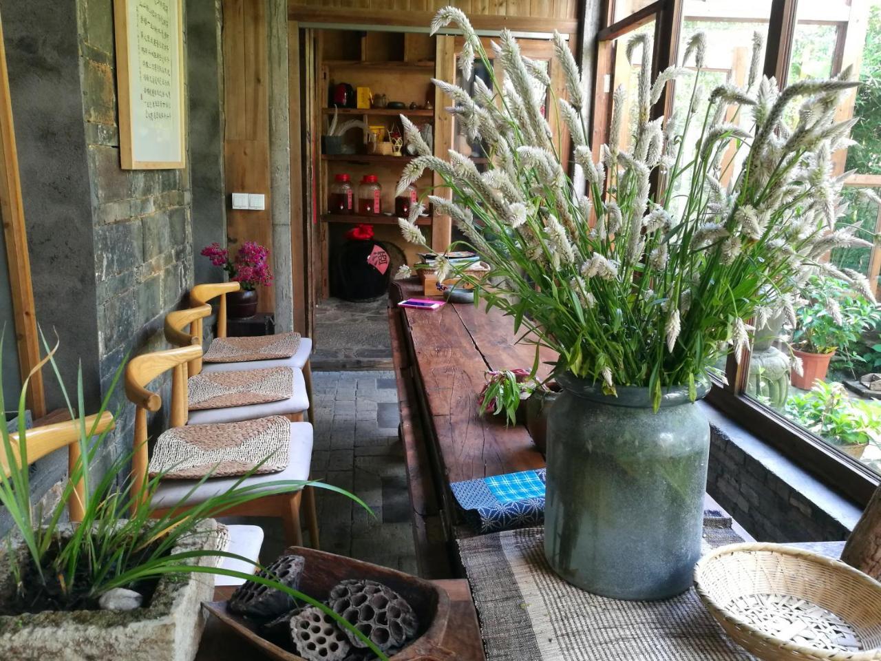WuYuan QiYe YanXiang Guesthouse Bagian luar foto